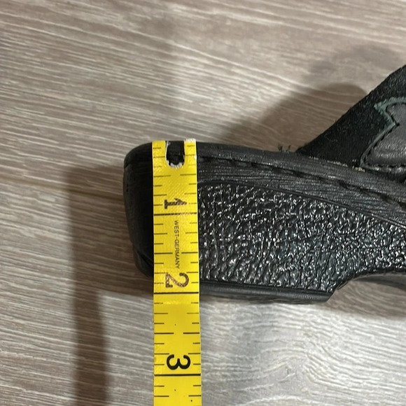 BORN Pattina Black Suede Clogs Leather Leaf Detail 7 - Picture 15 of 16